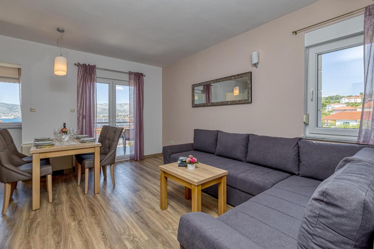 Island Resort Mihaela - Happy Rentals Trogir Exterior foto