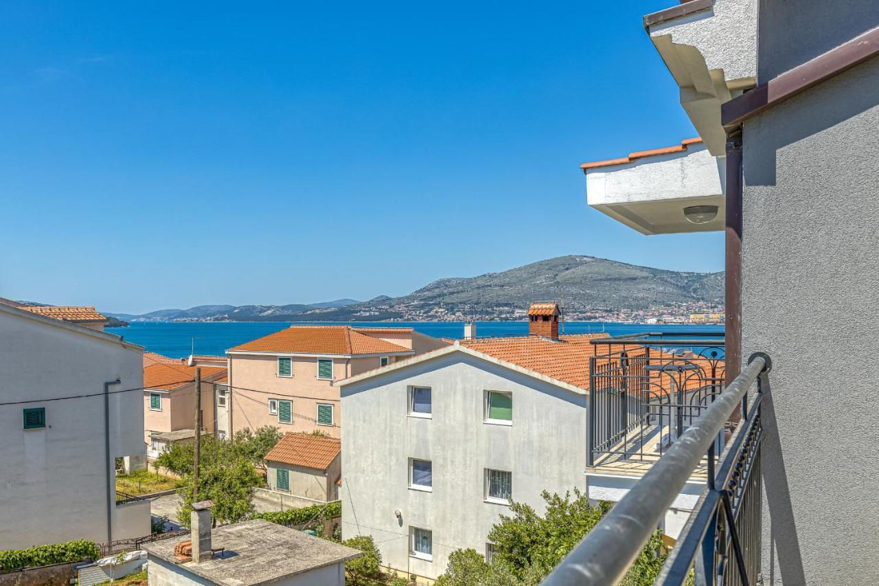 Island Resort Mihaela - Happy Rentals Trogir Exterior foto