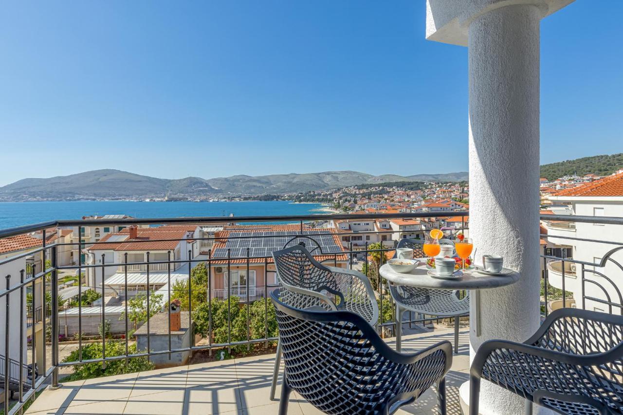 Island Resort Mihaela - Happy Rentals Trogir Exterior foto