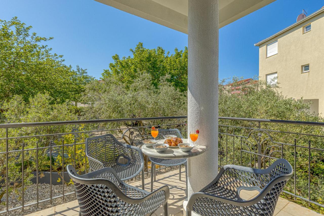 Island Resort Mihaela - Happy Rentals Trogir Exterior foto