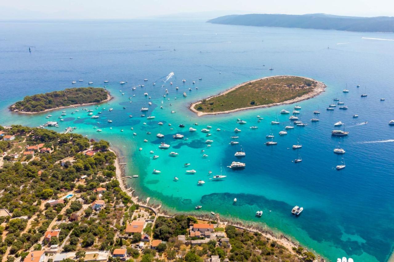 Island Resort Mihaela - Happy Rentals Trogir Exterior foto