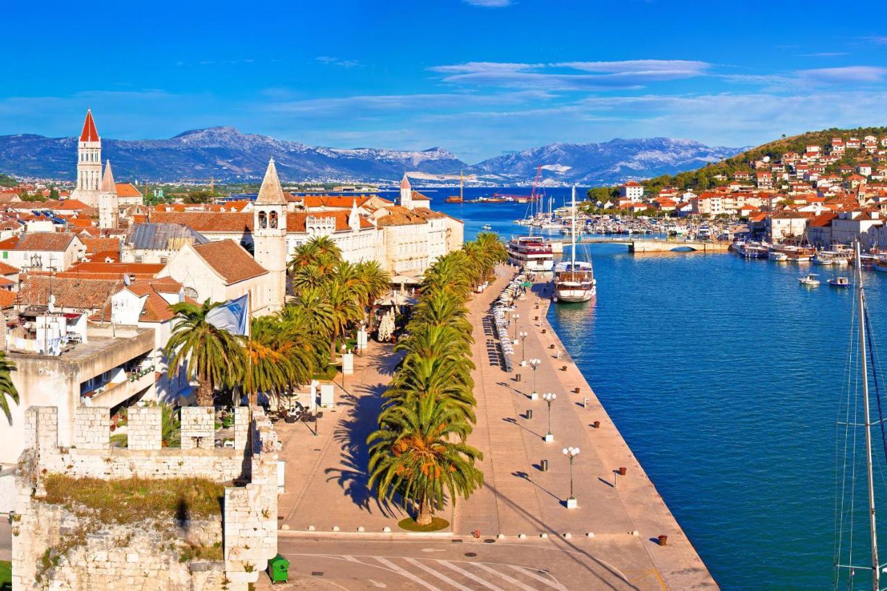 Island Resort Mihaela - Happy Rentals Trogir Exterior foto