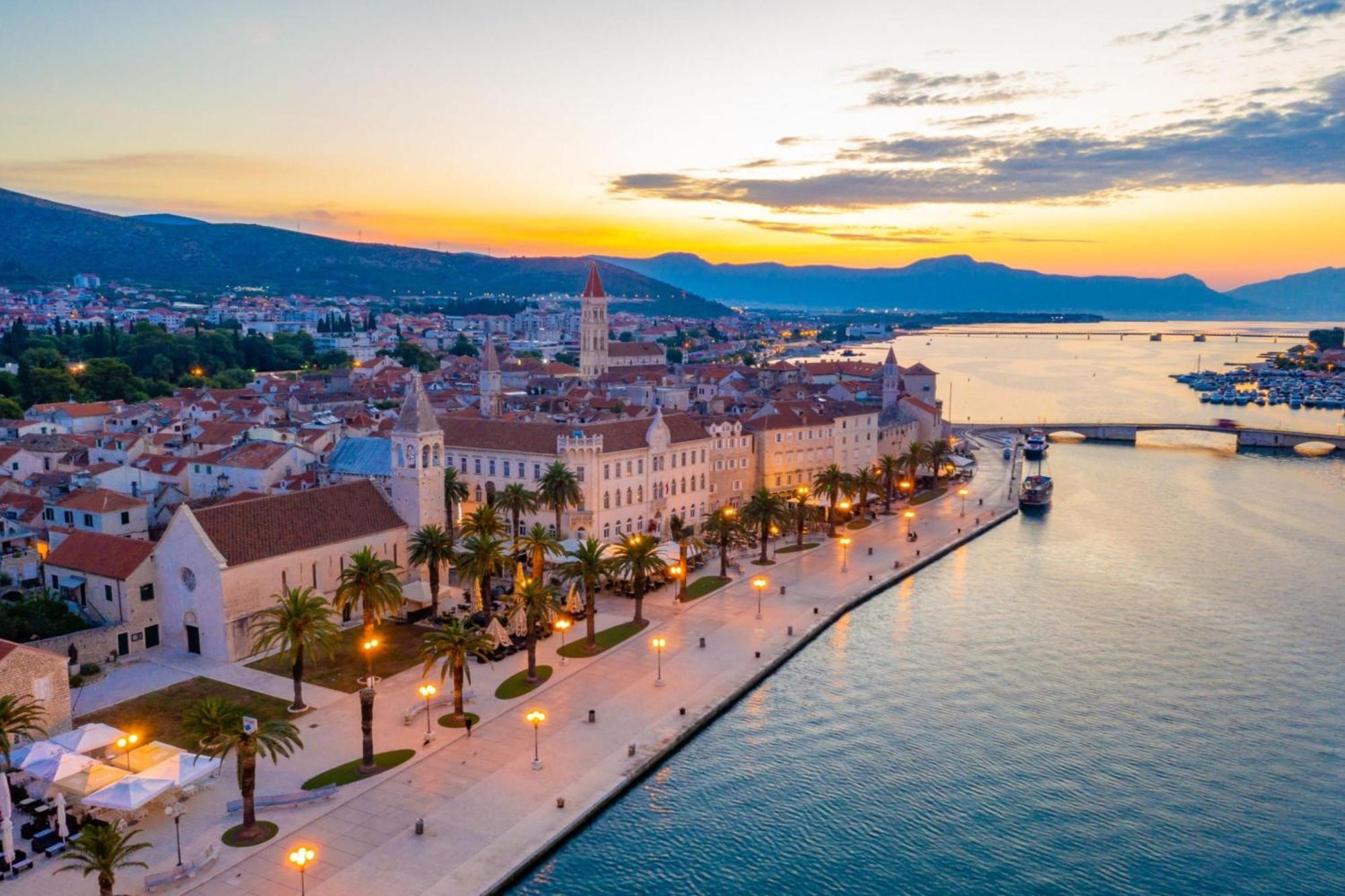 Island Resort Mihaela - Happy Rentals Trogir Exterior foto